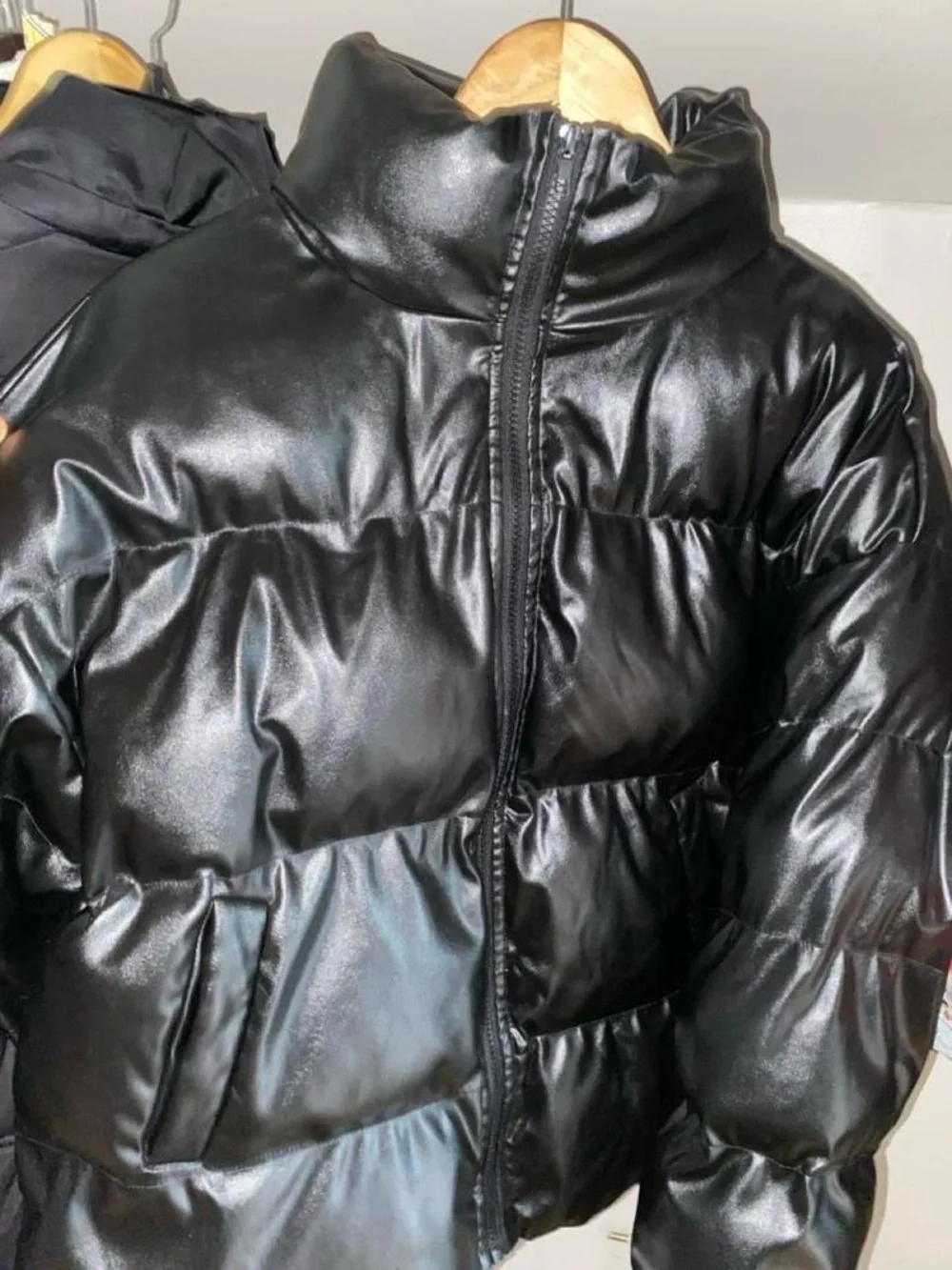 Amazon sleek black